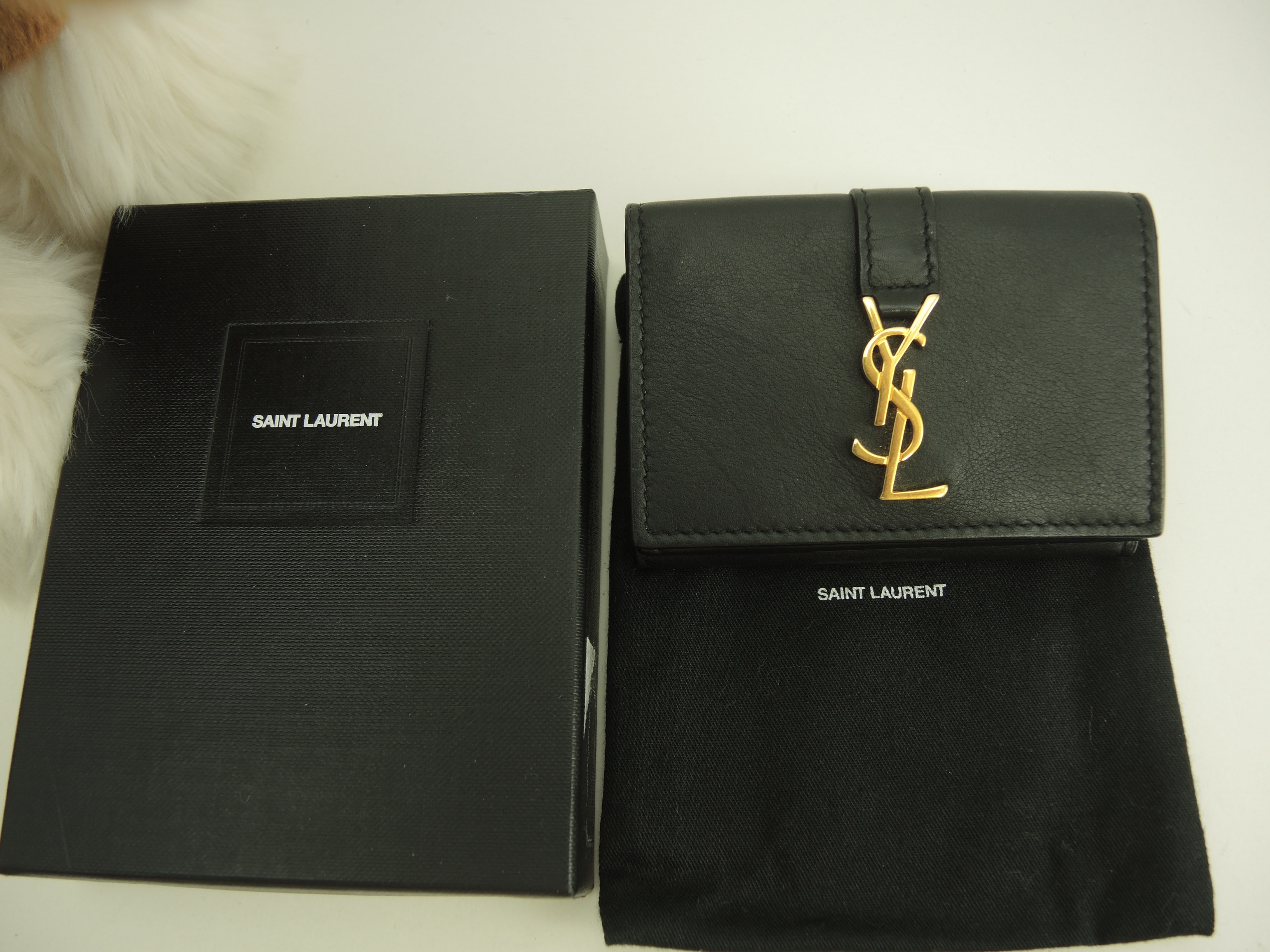 YSL ブラック 三つ折り財布 サンローラン YSL サンローラン カサンドラ