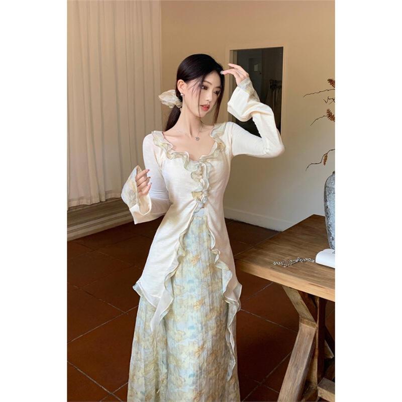 上品な毎日のフリルデザインの長袖シャツ花柄の半身スカート秋の実用的な女性へのギフト中国風2点セット
