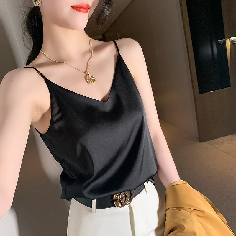 トップス キャミソール タンクトップ 前後 l 袖なし ツヤ感 光沢 シンプル 無地 ゆったり ゆる ルーズ インナー 重ね着 レイヤード コーデ 大人 大人可愛い かわい