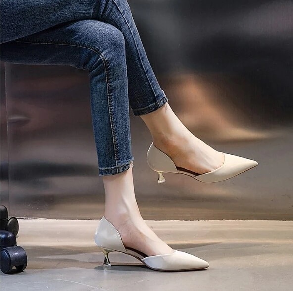 パンプス レディース ポインテッドトゥ ローヒール 3cm フォーマル きれいめ シンプル 上品 おしゃれ エレガント お出かけ OL 格上げ 白 黒 赤 紫 22cm 23cm 24cm 25cm