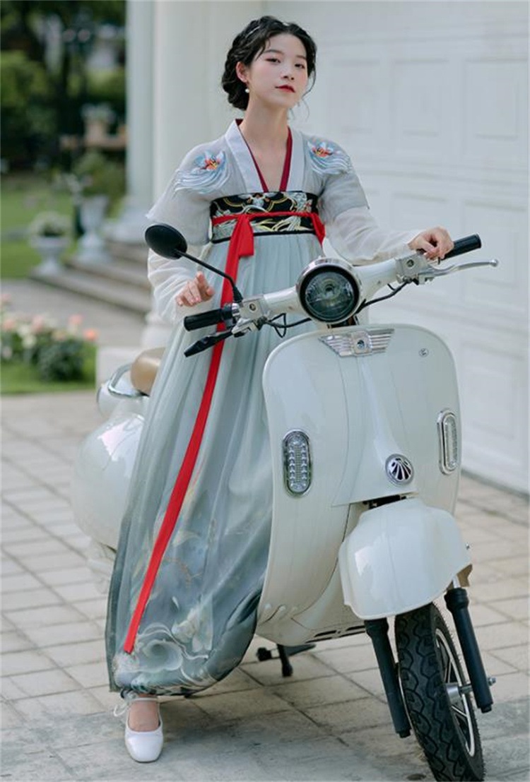 早い者勝ち 中国の要素 中国風 6メートルの大きなスイング ロングスカート レトロ ししゅう 漢服 4,737円