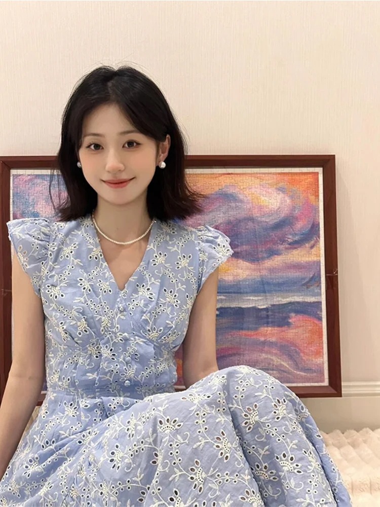 春夏 ワンピースミモレ丈 ロング おしゃれかわいい小花フラワードレスタック VネックAライン韓国ファッション レディース白スリーブお出かけキュート甘めフレンチ