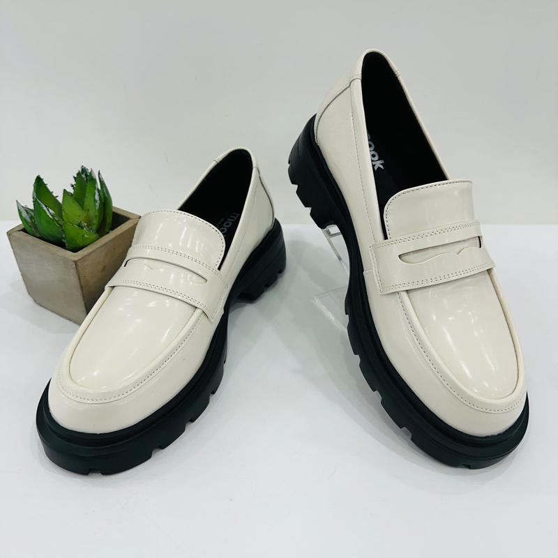 女性 チャンキー カジュアル ローファー MK6422252Q