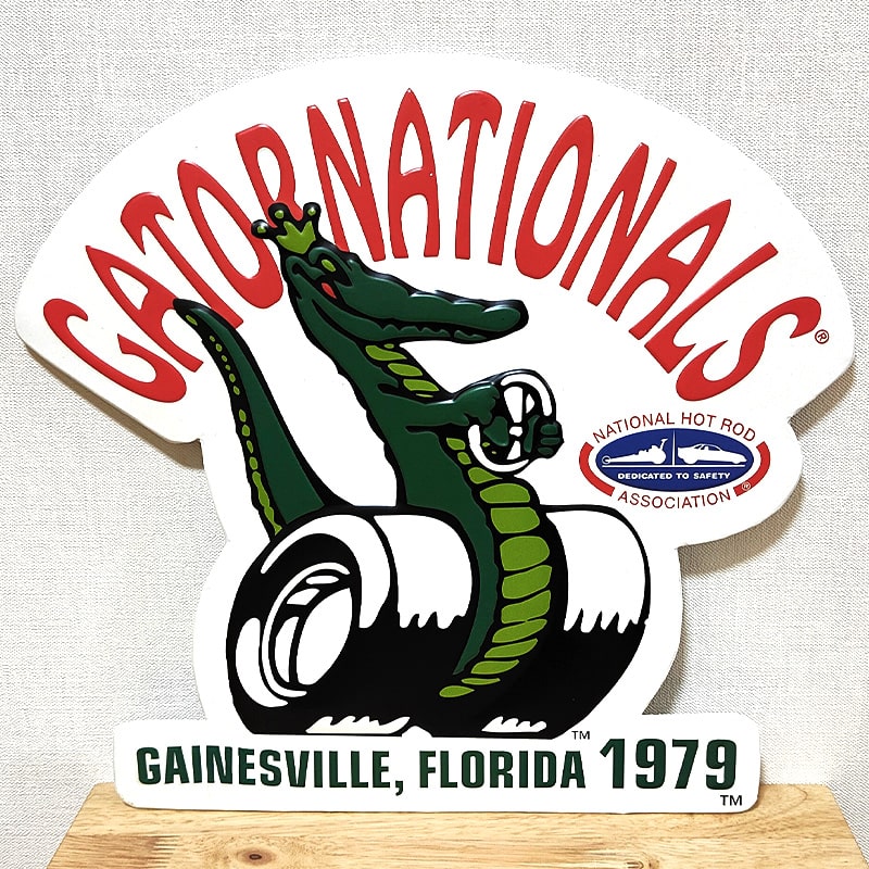ブリキ看板 エンボスメタルサイン NHRA Gator Nationls ロゴ アメリカン ゲーターナショナルズ かっこいい 雑貨 ガレージ ビンテージ ワニ 壁掛け プレート おしゃれ 壁飾り