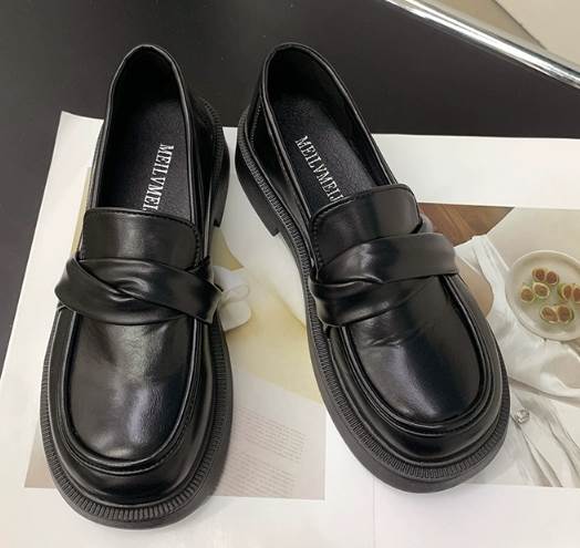 レディース ローファー 革靴 厚底 3.5cm ラウンドトゥ 大人可愛い きれいめ シンプル カジュアル 上品 おしゃれ エレガント キュート クール シック スタイリッシュ 学生風 無地