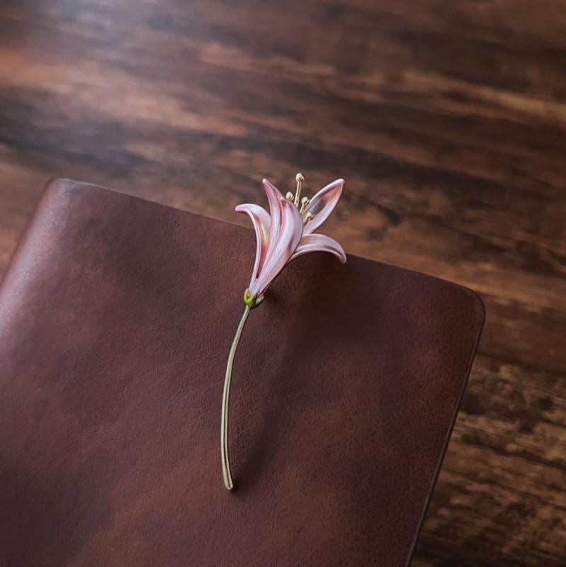 ブローチ アクセサリー ジュエリー 花 キュート エレガント 女子力 上品 ギフト レディース ファッション