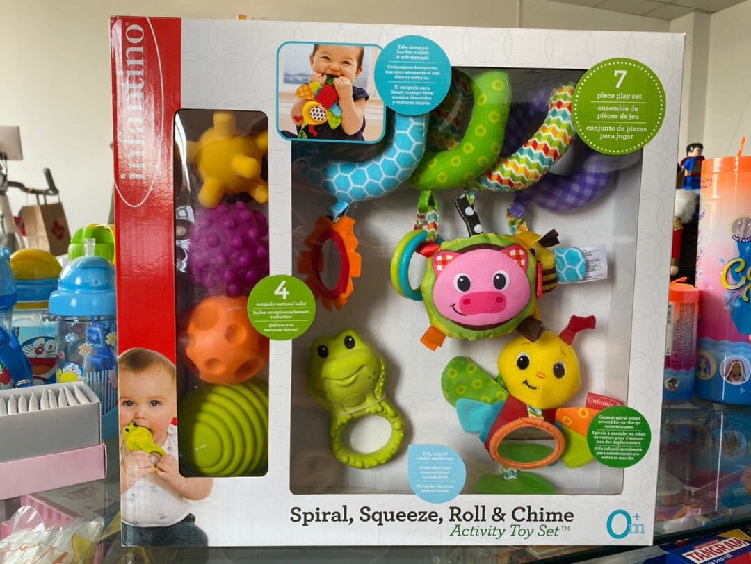 【急速出荷!】infantinoベッド周りの車の感触ボール赤ちゃんがおもちゃの赤ちゃんを手に取ってボールを手に取って感知して箱をなだめる 5,063円