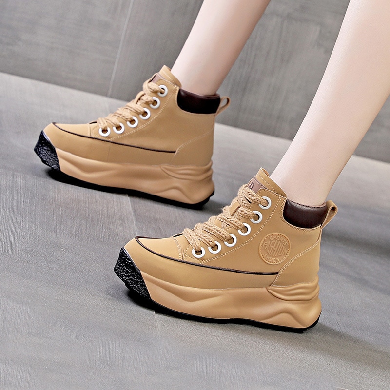 マーティンブーツ女子英倫風2022新型春秋シングル靴の厚い底の女性の靴の7.5cm内高大黄ブーツ短靴