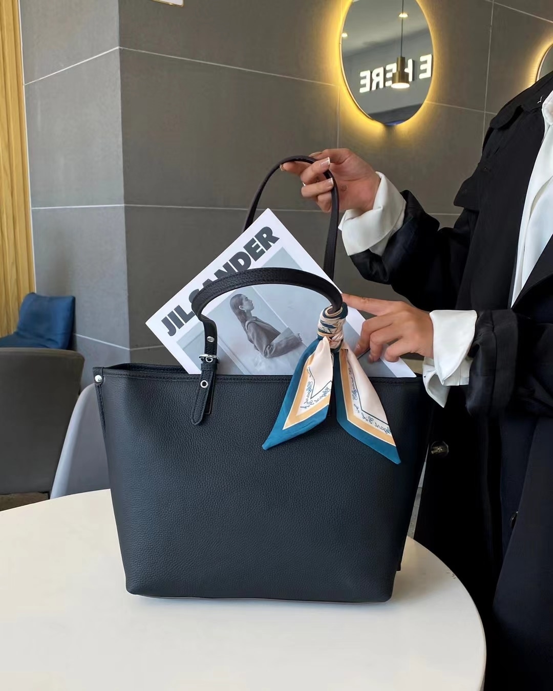 本革トートバッグ　本革通勤トートバッグ　本革通勤ショルダーバッグ　レディースバッグ　軽量バッグ　お洒落なカバン　韓国バッグ　人気