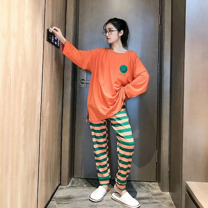 ルームウェア パジャマ ロンT ストレートパンツ 袖あり 長袖 ラウンドネック ストレート ワイド 上下セット 2点セット かわいい 大人可愛い カジュアル おしゃれ お洒落 ラフ ルーズ