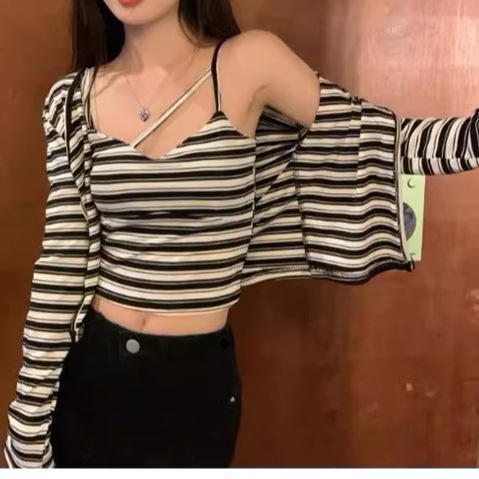 二点セット ツーピース レディース トップス カーディガン キャミソール アンサンブル インナー 羽織 前開き ショート クロップド丈 袖なし ノースリーブ 長袖 スリム 細身 スマート かわいい