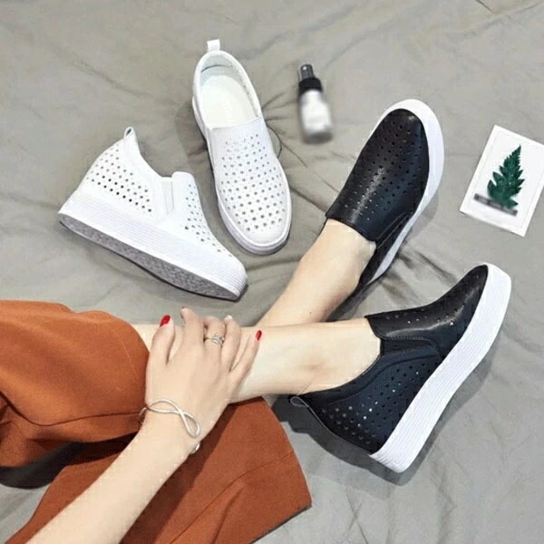 スリッポン レディース 厚底 通気性 透かし彫り かかとあり インヒール スニーカー ヒール 7cm メッシュ ス 小さいサイズ 大きいサイズ ローカット ローファー 白 シルバー 白い靴 サマー 夏