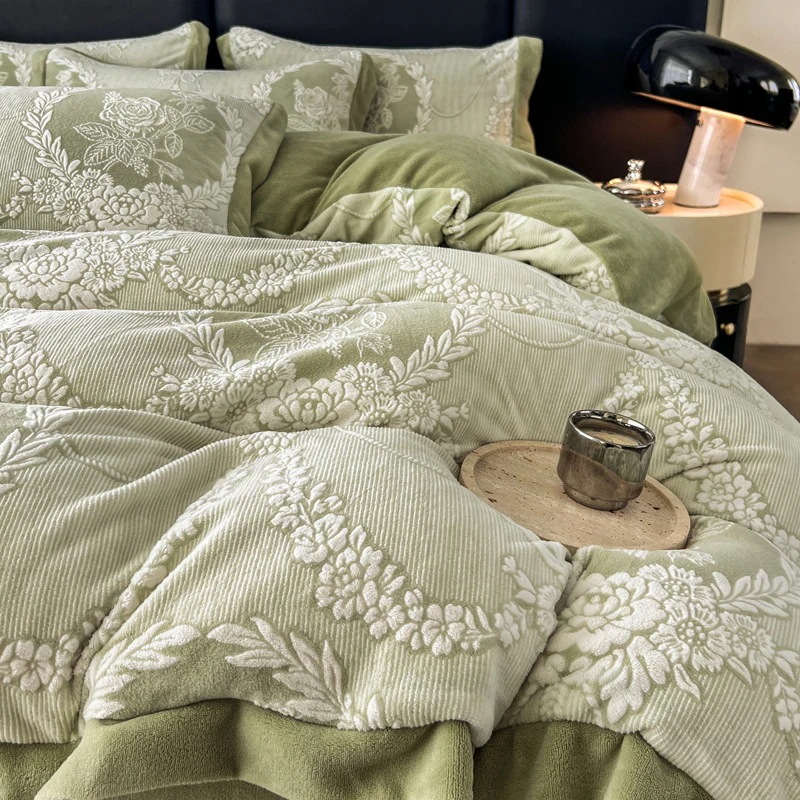 【急速出荷!】厚手で暖かい風グリーンミルクベルベット彫りフレンチベルベット1.5m1.8ベッドシーツ掛け布団カバー3 4点セット