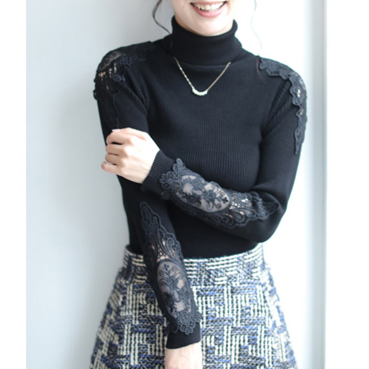 ニット タートルネック 黒 リブ レース 刺繍 個性的 韓国 トップス カットソー セーター レディース 透け感 薄手 チクチクしない 大人 きれいめ 高級感 高見え おしゃれ