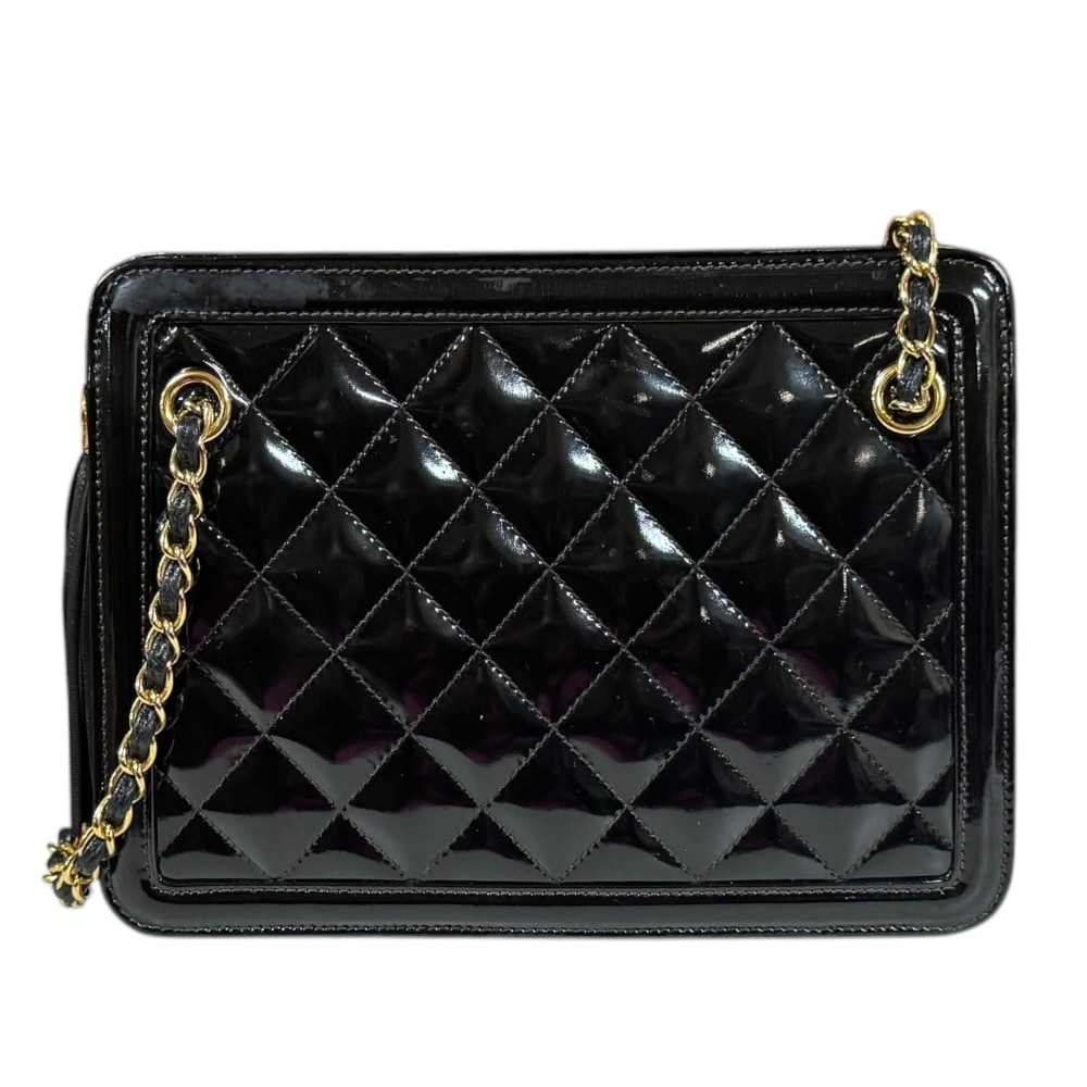 シャネル マトラッセ ショルダーバッグ エナメル ブラック CHANEL 中古
