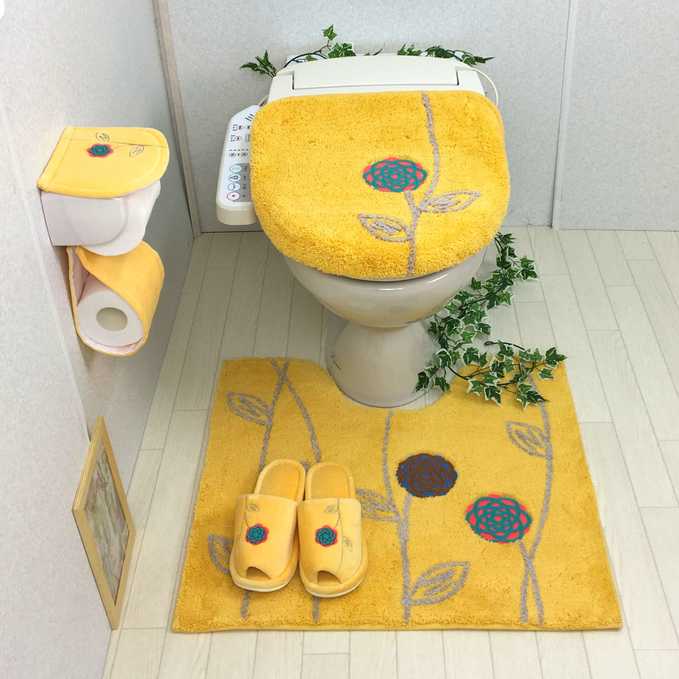 トイレマット セット 4点 北欧 イエロー 洗浄暖房型 ふたカバー スリッパ ペーパーホルダーカバー トイレマットセット 金運 黄色 ４点オカ エトフ 花 風水
