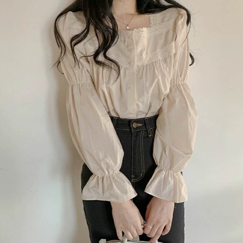 トップス ブラウス カットソー 長袖 ボリューム袖 フレアスリーブ スクエアネック ストレート レース 透け感 薄手 かわいい 大人可愛い きれいめ 大人 上品 おしゃれ お洒落 レトロ 大人可愛い