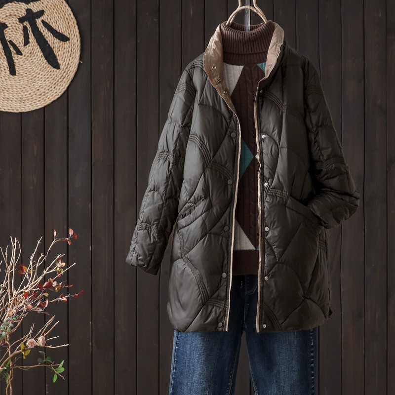 レトロ文学風ミディアム丈ホワイトダックダウンジャケット（レディース）2025年冬新作韓国風ファッションスタンドカラー暖かいコート