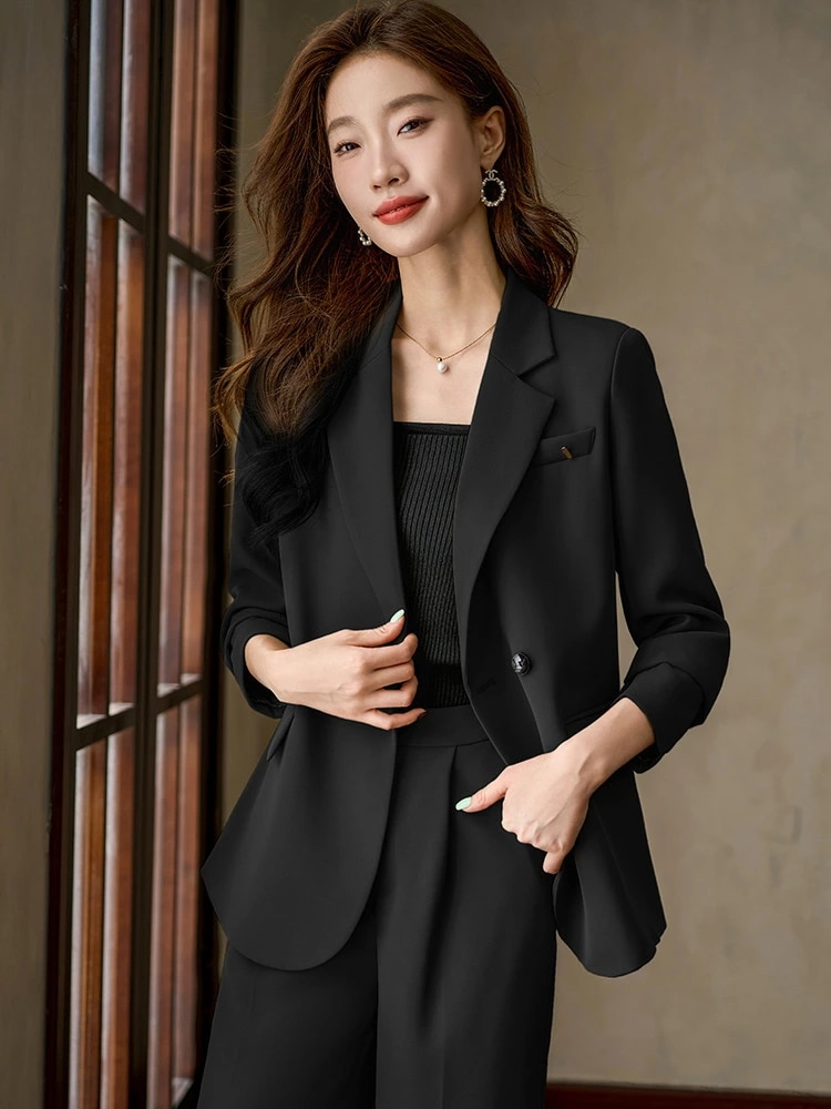 スーツ セットアップ レディース 米白色 通勤 春秋 トレンド 着こなし おしゃれ 仕事用 ガウチョパンツ