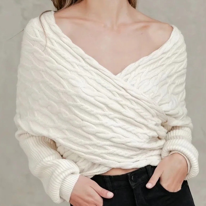 トップス セーター 長袖 深Vネック プルオーバー ショート丈 クロスデザイン かわいい 大人可愛い きれいめ シンプル 上品 おしゃれ かっこいい カジュアル こなれ感 個性的 主役級 存在感