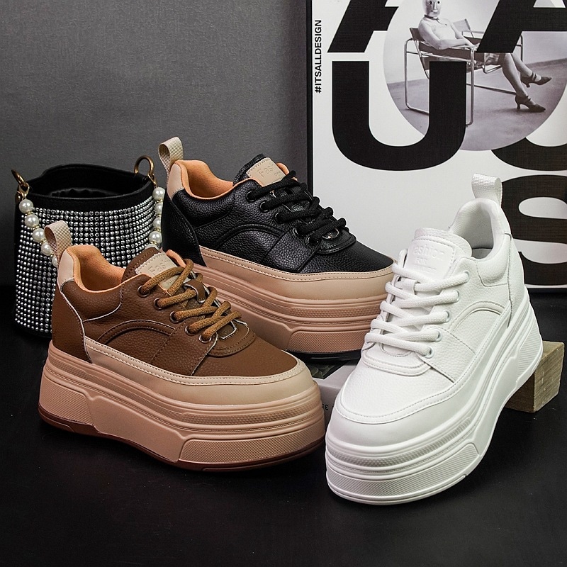 春と秋の女性用薄型スリムインナー身長アップシューズの韓国版薄型通気性白靴多用途本革プラットフォームシューズ