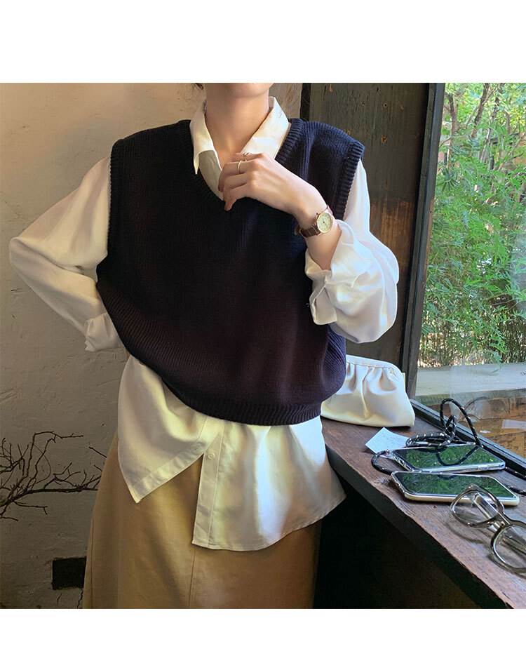 トップス レディース ベスト ニット 個性的 ショート丈 袖なし Vネック 襟なし ストレート 無地30%までに制限 5,257円