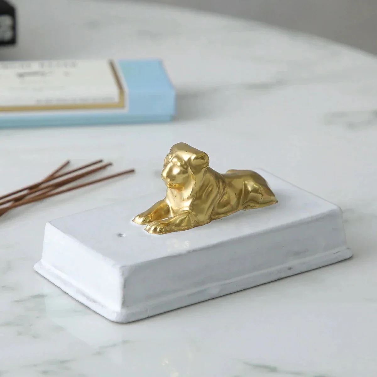 Astier de Villatte アスティエ・ド・ヴィラット インセンスホルダー Gold Lion on Slab Incense Holder ENCL