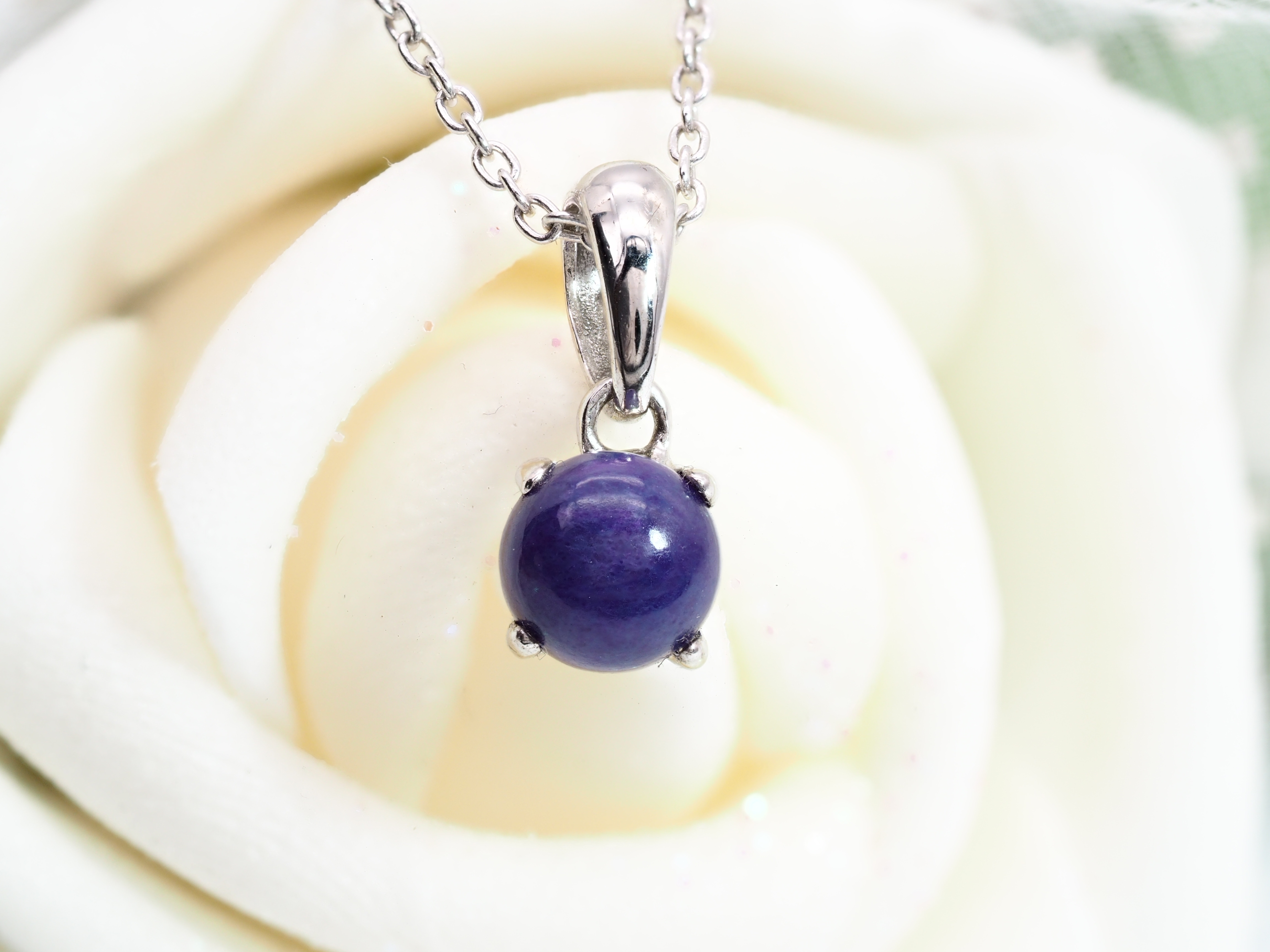 天然 チャロアイト ネックレス 一粒 カボション 可愛い 上品 数量限定！ 華奢 ジュエリー ペンダント 誕生日 バレンタイン 宝石 貴金属 ジュエリー 冠婚葬祭 セミフォーマル デート