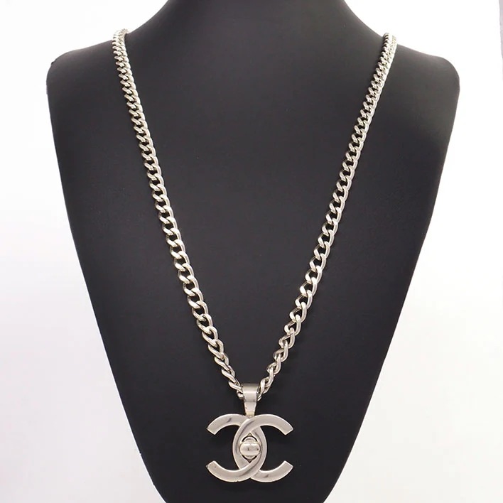 【美品】シャネル ココマーク ターンロックモチーフ シルバー金具 【ペンダント】