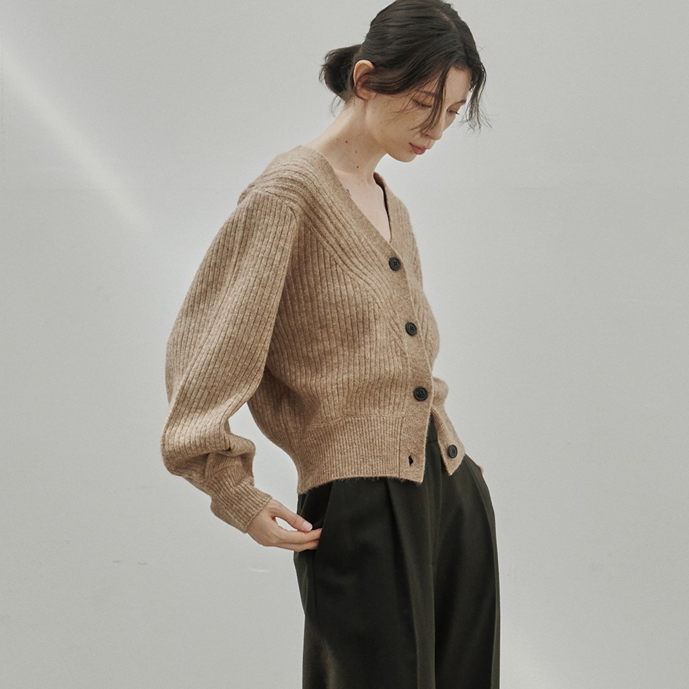【NOIER 】 CAMEL BALLOON CARDIGAN : BEIGE