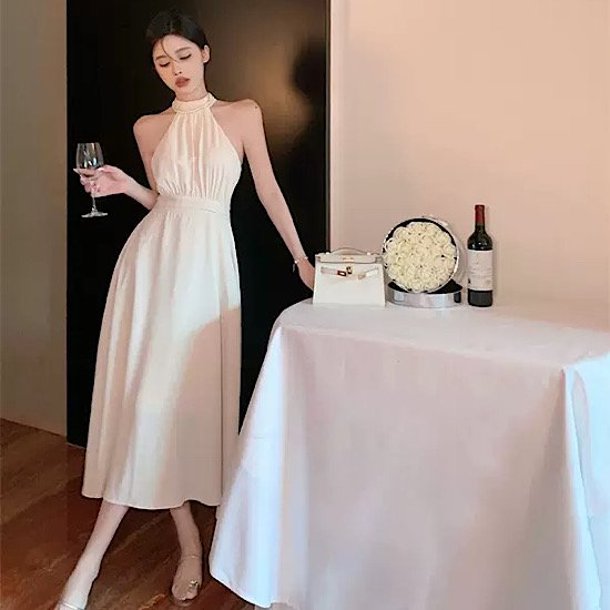 【取寄:納期2週間】結婚式ドレス ホルターネック ノースリーブ 無地 清楚 フレンチ ハイウエスト 発表会 演奏会 レディース フレアドレス 結婚式 ステージ衣装 ミモレ丈 エレガント