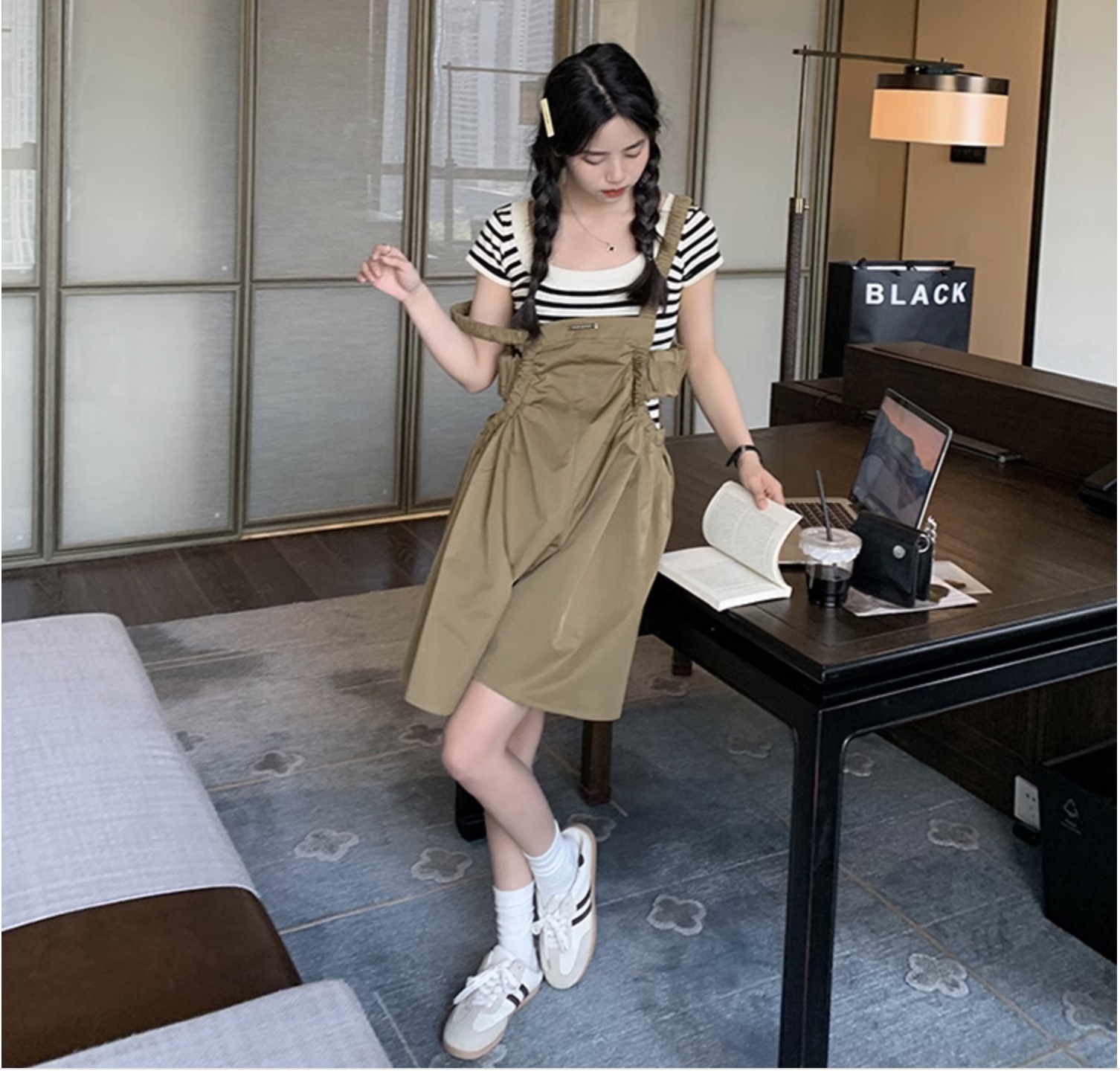 レディース ボトムス サロペット 台形 ギャザー キュロット サロペット 個性的 春服 夏服 秋服 冬服 ひざ上 袖なし ノースリーブ スクエアネック フレア セミフレア Aライン 裾ワイド