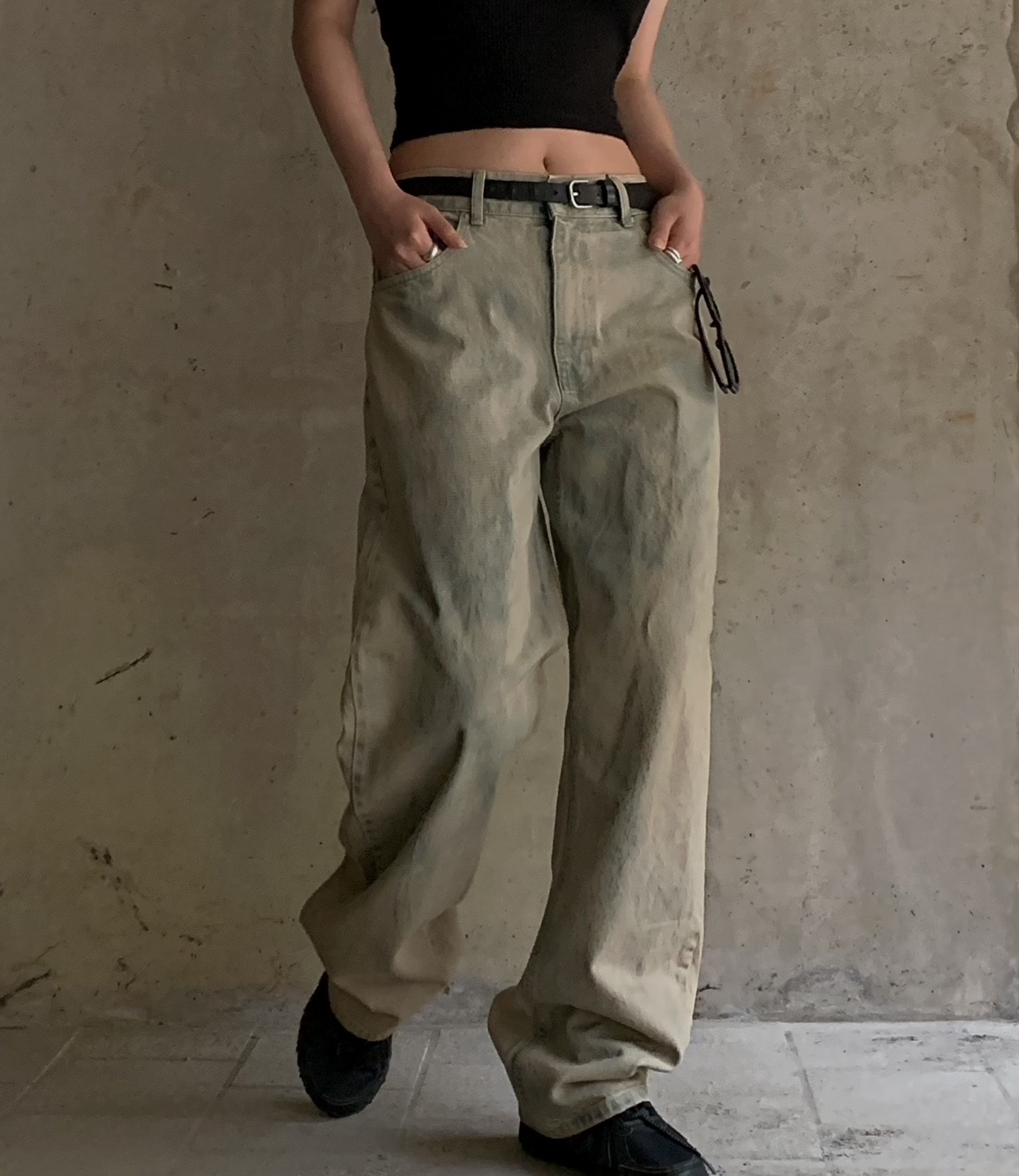 [unisex] ベージュ ダイング デニムパンツデニム・ジーンズ