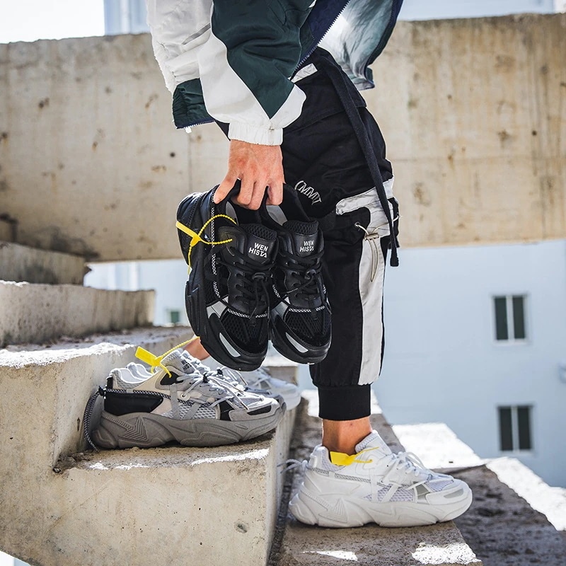 人気カップルの韓版2024新厚底スニーカー 学生レジャースポーツシューズ