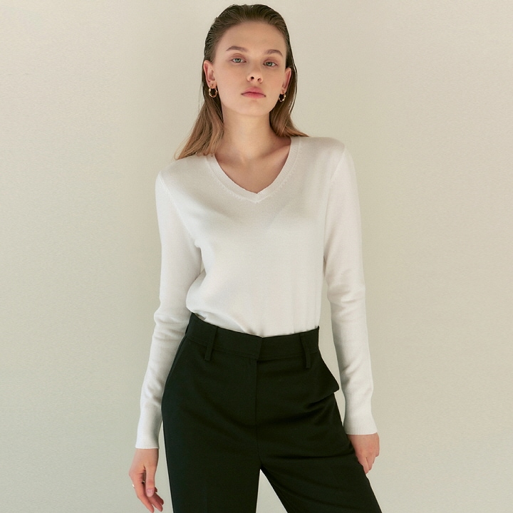 現金特価】 SOFT V NECK KNIT_IVORY ニット・セーター SIZE:FREE - flaviogimenis.com.br