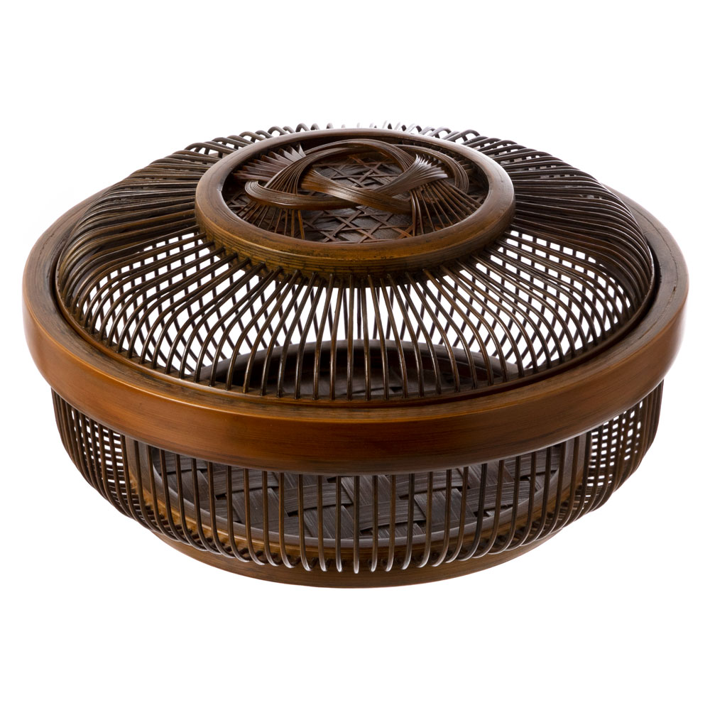 駿河竹千筋細工　盛器　丸愛　蓋付き　静岡県伝統工芸品　Suruga-takesensuji-zaiku Cake tray made of bamboo sticks
