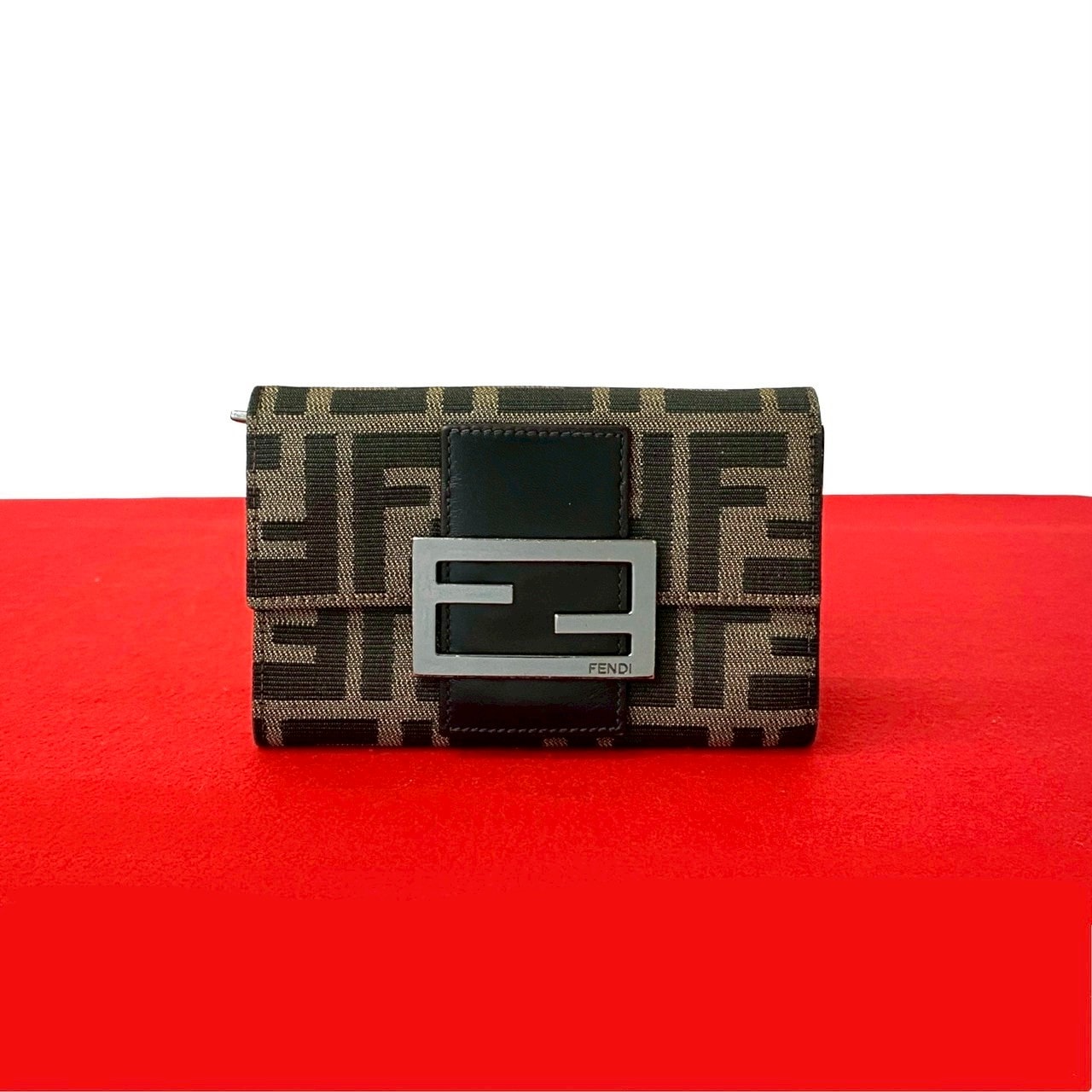 ヴィンテージ ズッカ FF ロゴ 柄二つ折り財布 キャンバス レザー ブラウン 38064