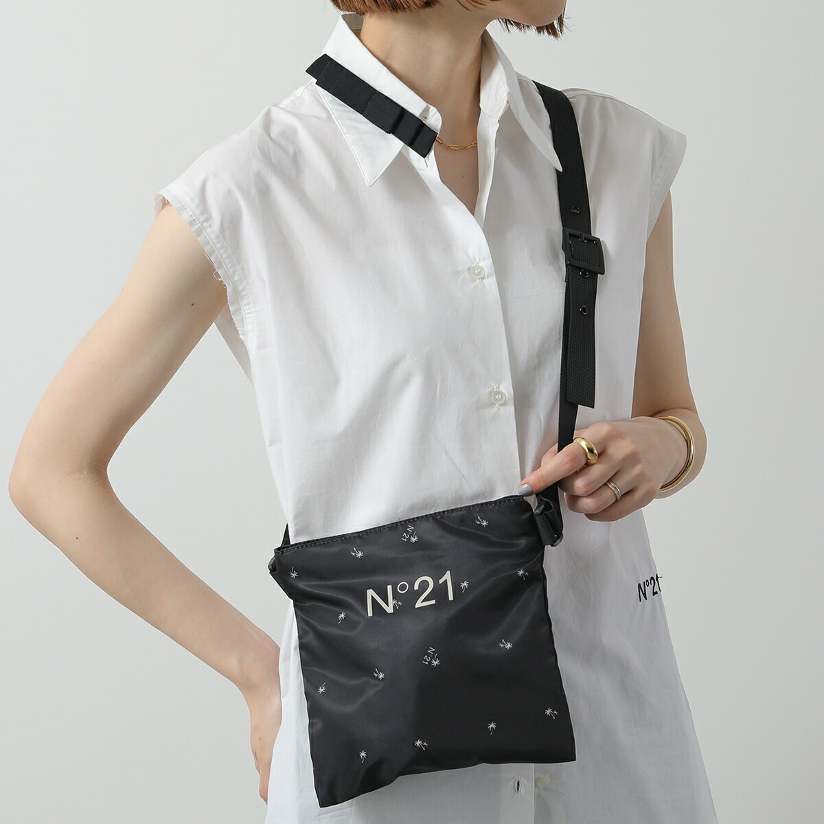 ヌメロ　kids N°21 kids ヌメロヴェントゥーノ キッズ ロゴショルダーバッグ