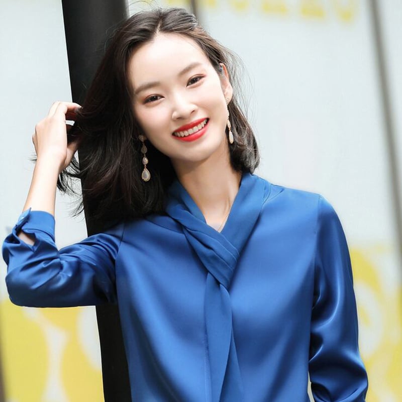 シフォンボウタイブラウス トップス ブラウス 袖あり l Vネック シフォン ポリエステル かわいい 大人可愛い きれいめ シンプル 大人 上品 おしゃれ お洒落 大人可愛い 大人女子 エレガント