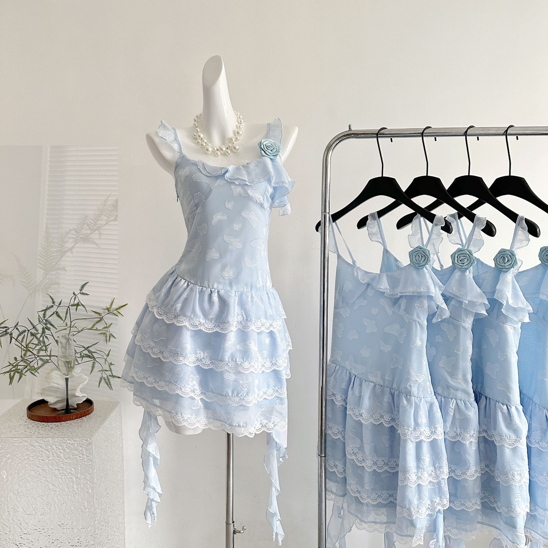 【急速出荷】1粒の甘い桃yikett蝶デザイン仲日休暇ブルーデザイン感のある女性ワンピース