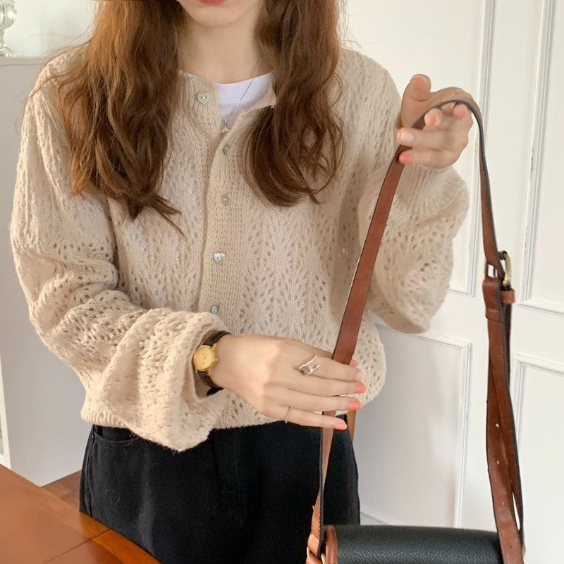 カーディガン レディース 長袖 かぎ編みハートボタン フェミニン 上品 かわいい 大人可愛い きれいめ ガーリー 無地 春 秋 学生 デート お出かけ アプリコット ピンク ブラウン トップス 4,572円