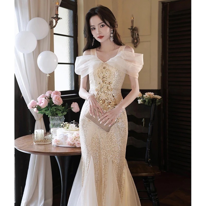 ストラップ オフショルダー キラキラ 高級 パーティードレスプリンセス忘年会 ウェディング パーティー 成人式 二次会 お呼ばれ 同窓会