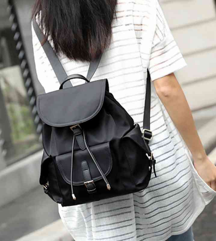 リュック レディース 通勤 ノートPC 四角 通勤用 かっこいい 軽量 通学 夏 パソコン ブランド おしゃれ 代 3WAY 小さめ 40 黒 秋 A4 50代 大人 大容量 2WAY バッグ 防水