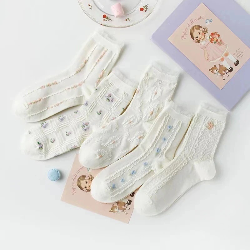 （NEW)白ソックス レディース 春秋風 シンプル花柄ミッドカーフソックス かわいいレース 万能 小花柄 スイートガール