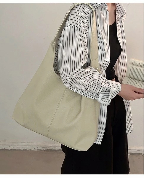 大容量 脇の下バッグ カジュアル ショルダーバッグ 学生 授業 通勤