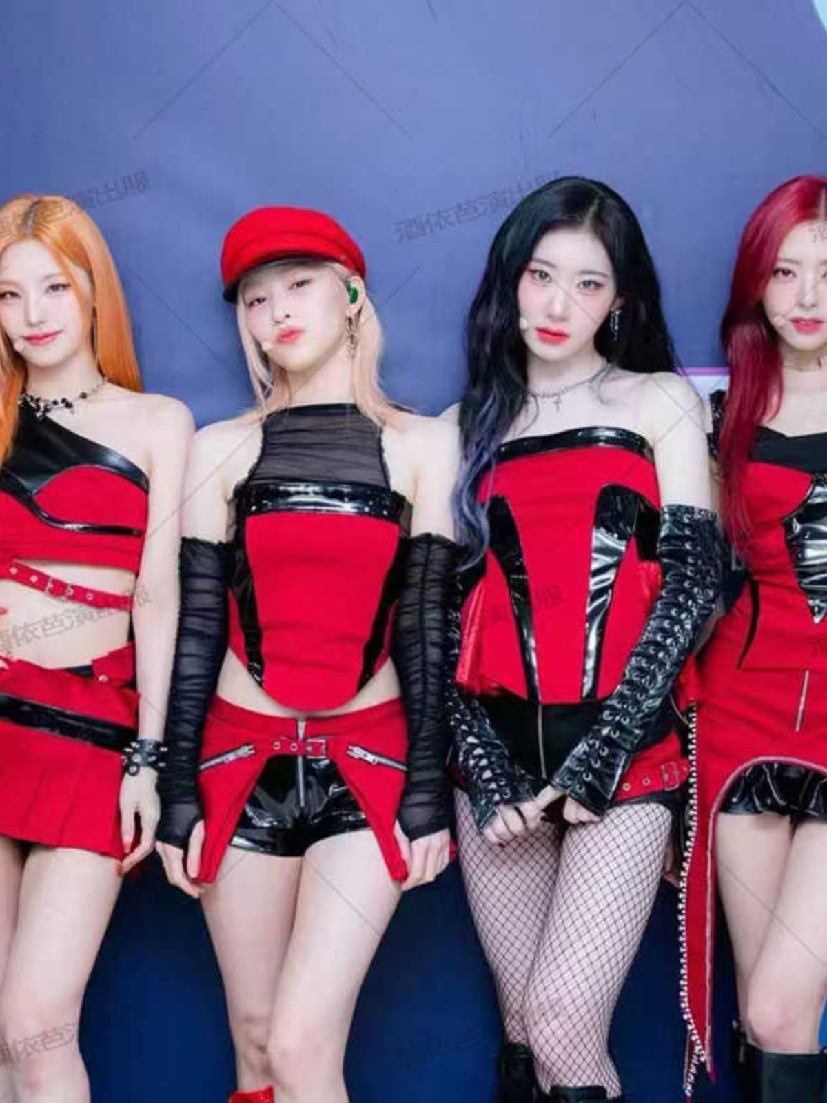 ItzyGirls groupPerformanceClothingShinYoona sSongAndDanceClothing