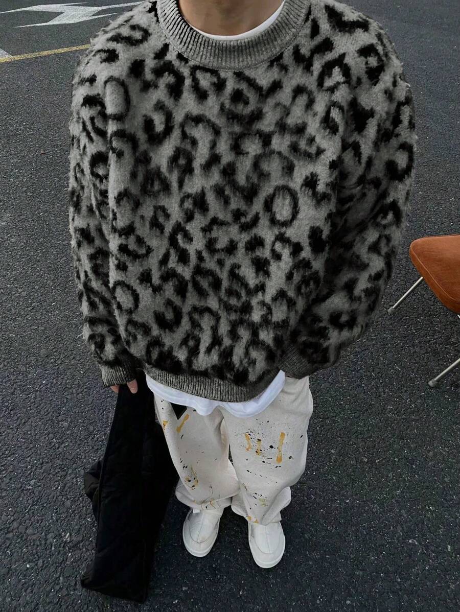 ホワイト ユエ 秋冬シリーズ: ヒョウ柄コントラストカラー ブラシ加工テクスチャカジュアルスタイルストリートウェアファッションレトロニット クルーネック
