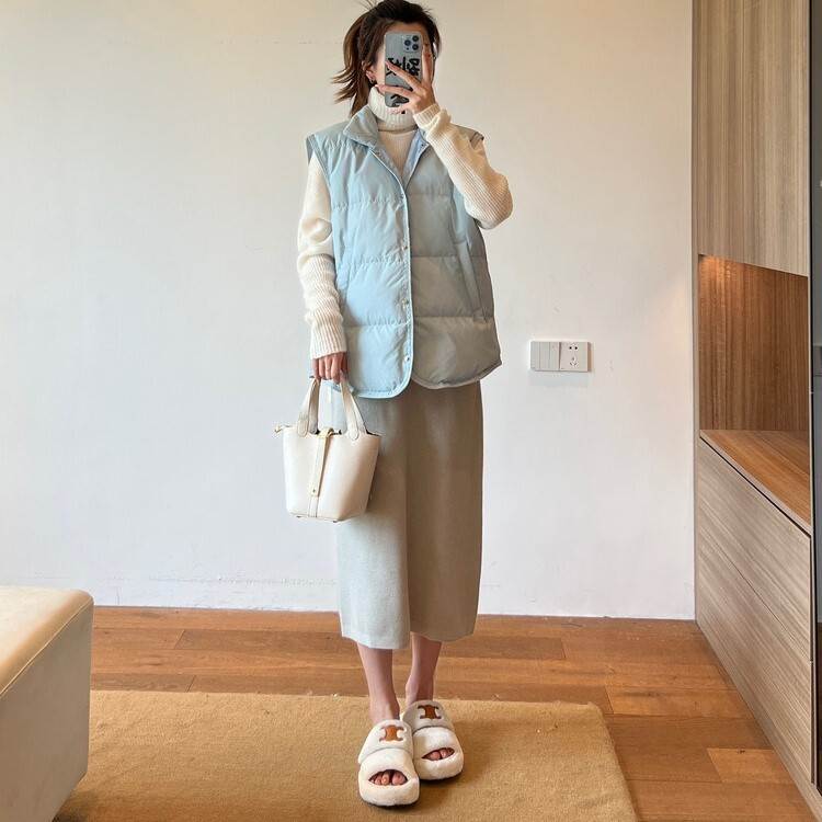 アウター シャンパー 上着 アウター 袖なし ノースリーブ ハイネック 襟付き スタンドカラー モコモコ ポケット 前開き かわいい 大人可愛い きれいめ シンプル カジュアル おしゃれ 無地 冬 デ