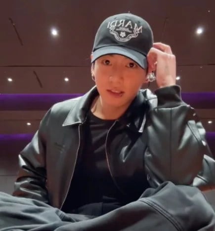 ☆BTS ジョングク着用   TOKYO原宿CAPキャップ BTS】ジョングク着用キャップも販売 カルバンクライン原宿 8/29