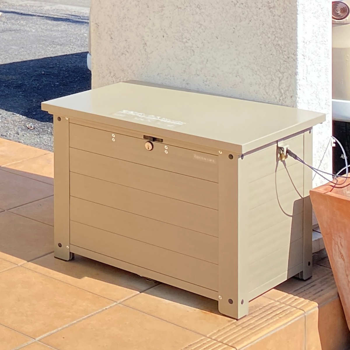 宅配ボックス アルミベンチ型宅配ボックス レシーボ 幅54.5cm グリーンライフ 宅配 ボックス 宅配ポスト ベンチ型 大容量 置き配用ボックス メールボックス 宅配BOX ワイヤー 南京錠